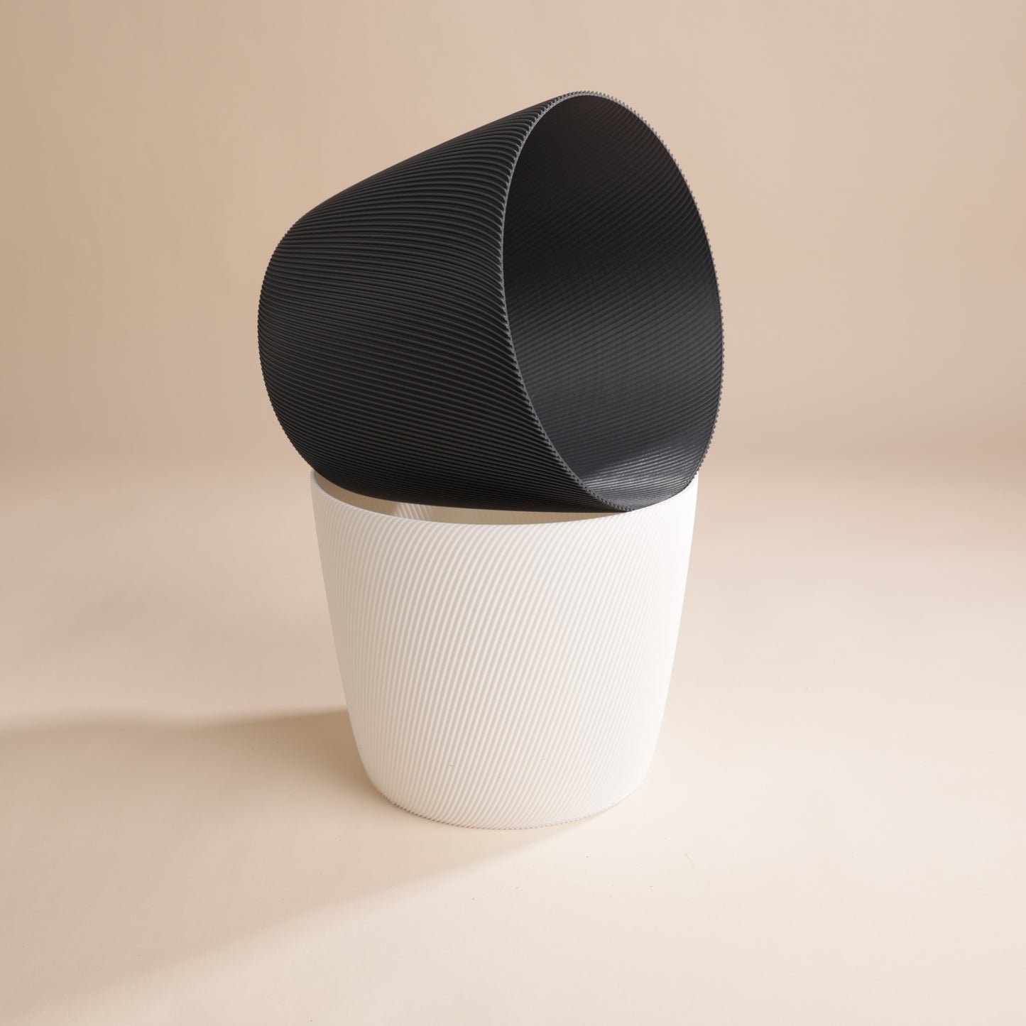 Cache-pot Svala en bioplastique recyclé – design texturé moderne et écoresponsable