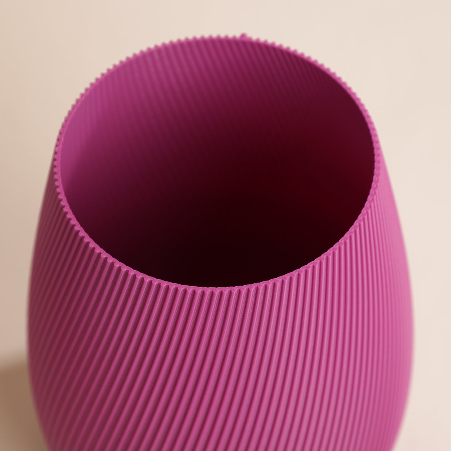 Vase écoresponsable Ø14,1 x H20 cm en bioplastique – design élégant et durable