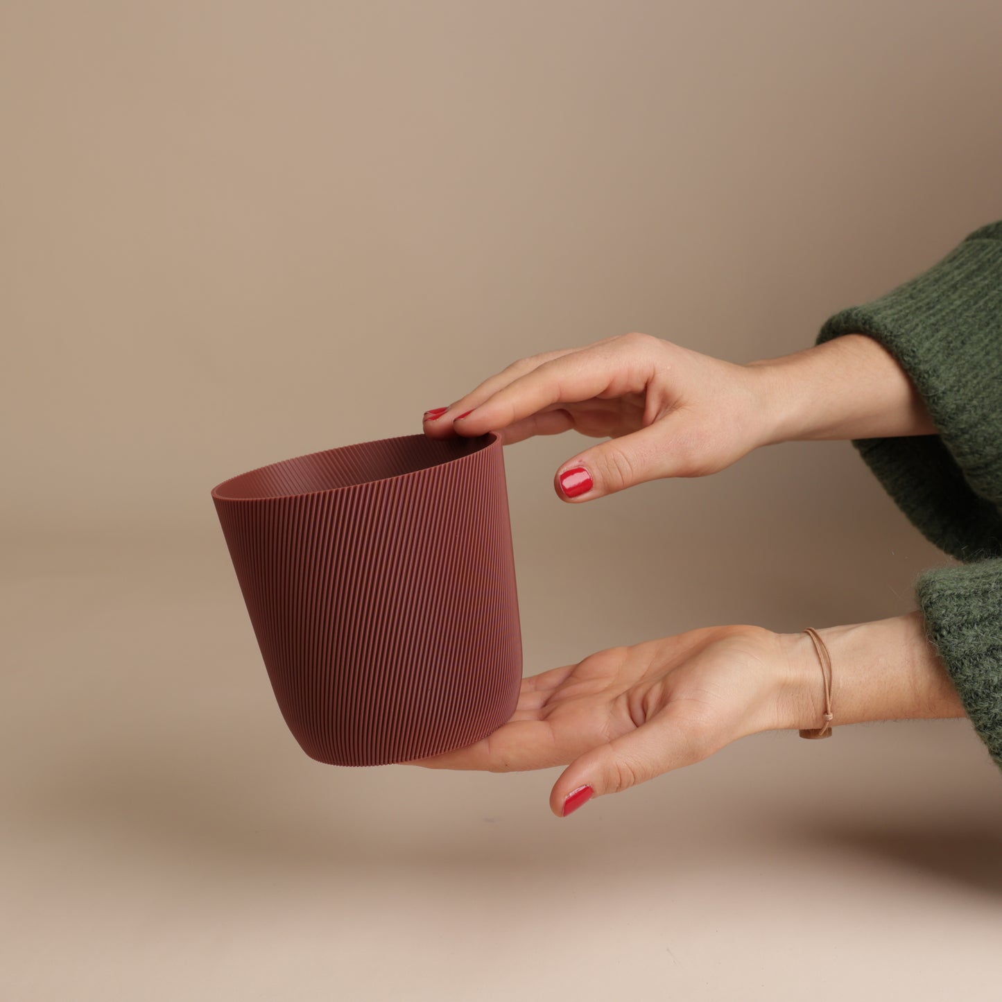 Cache-pot Svala en bioplastique recyclé – design texturé moderne et écoresponsable
