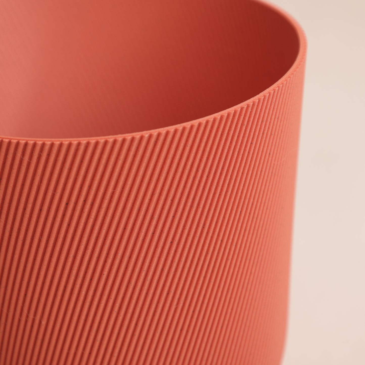 Cache-pot Svala en bioplastique recyclé – design texturé moderne et écoresponsable