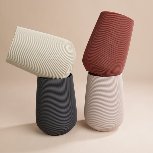 Vase élégant avec rainures verticales – parfait pour bouquets de fleurs