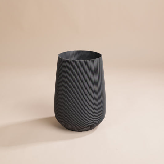 Vase élégant avec rainures verticales – parfait pour bouquets de fleurs