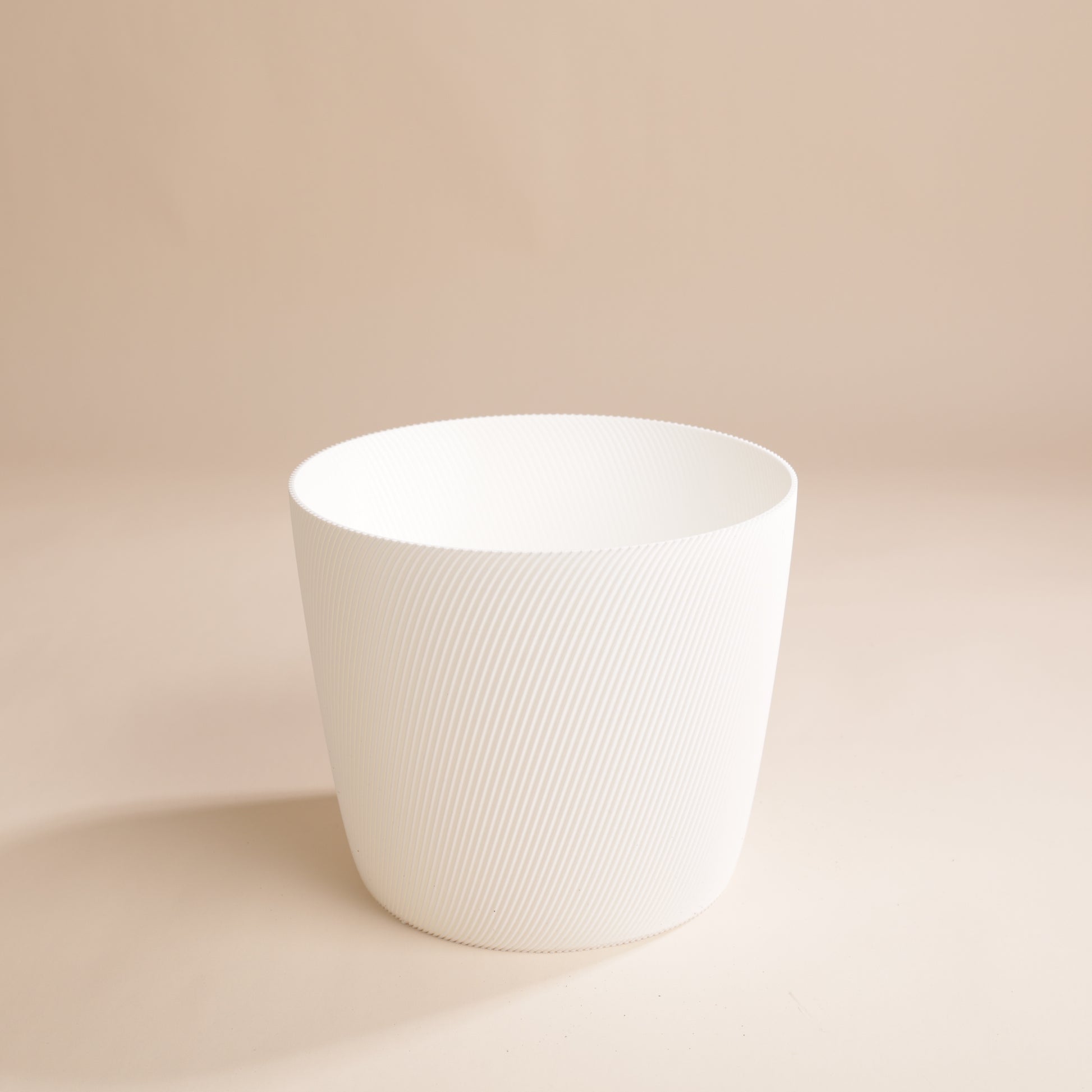 Cache-pot Svala en bioplastique recyclé – design texturé moderne et écoresponsable
