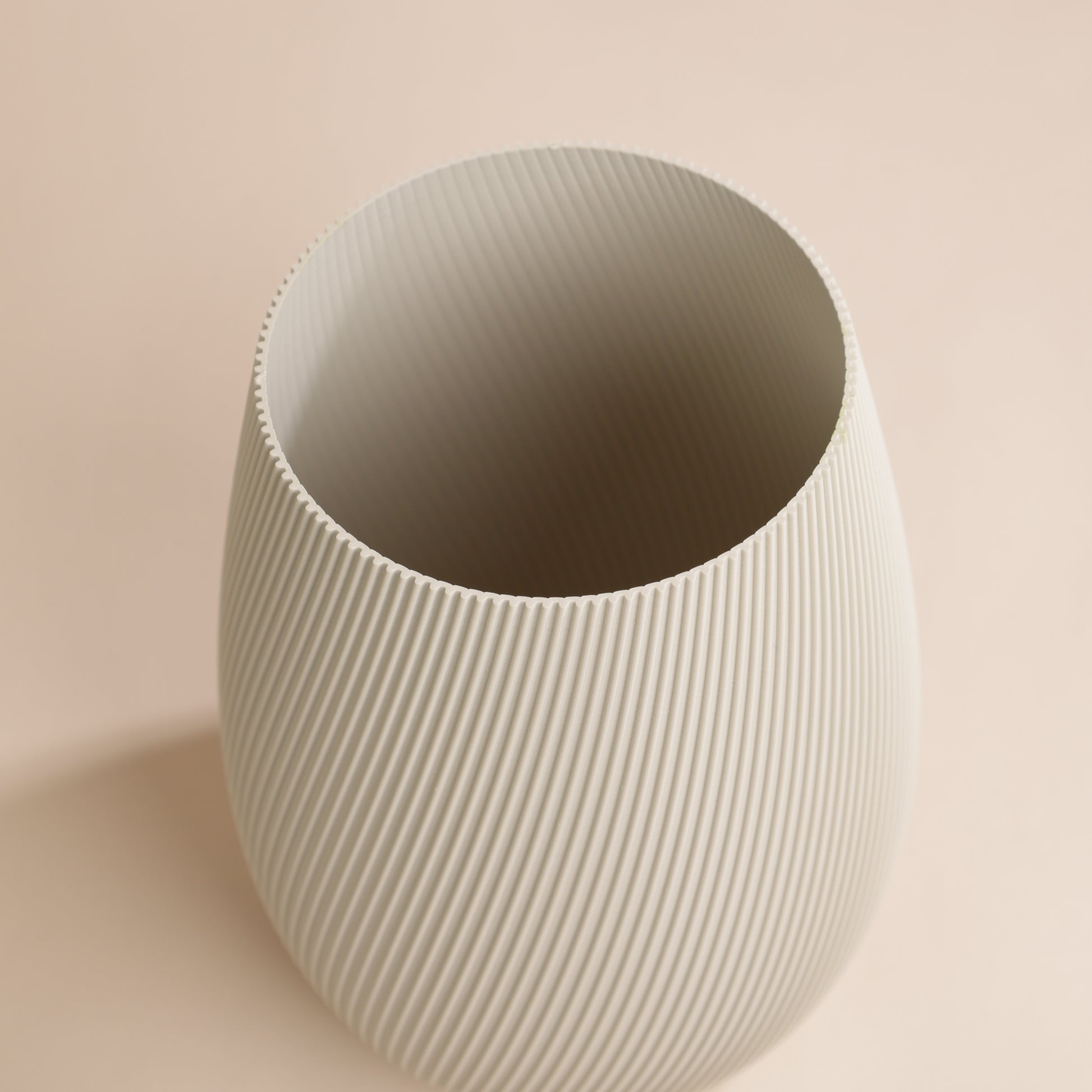 Vase écoresponsable Ø14,1 x H20 cm en bioplastique – design élégant et durable