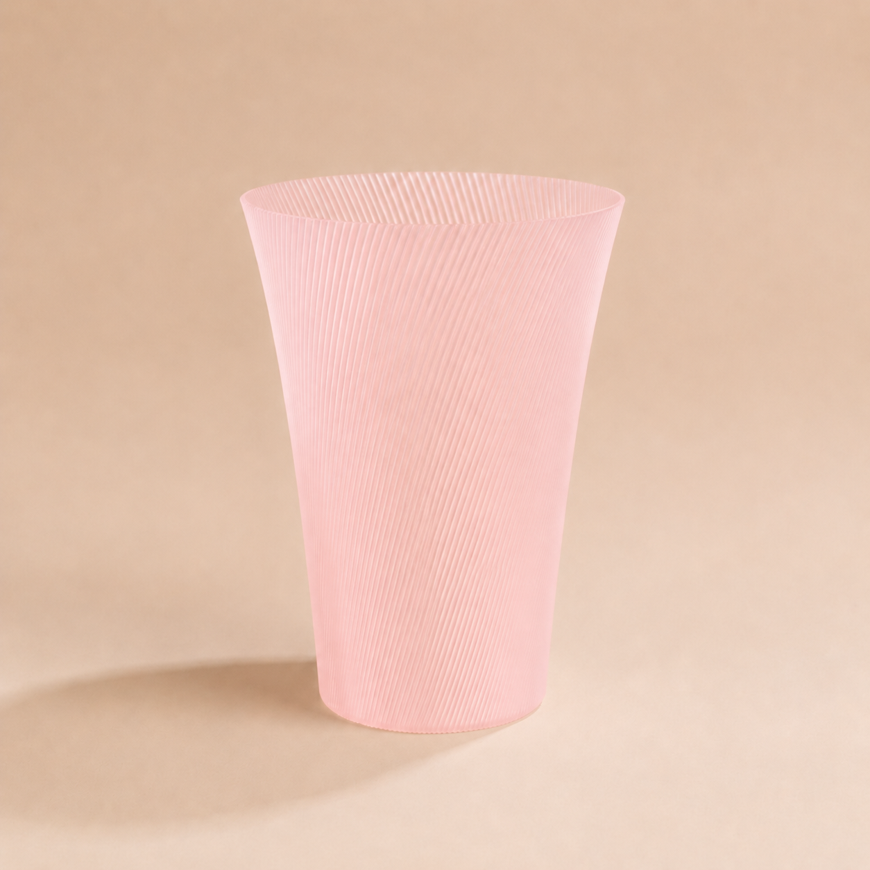Vase Lumi Glow translucide en bioplastique PLA.