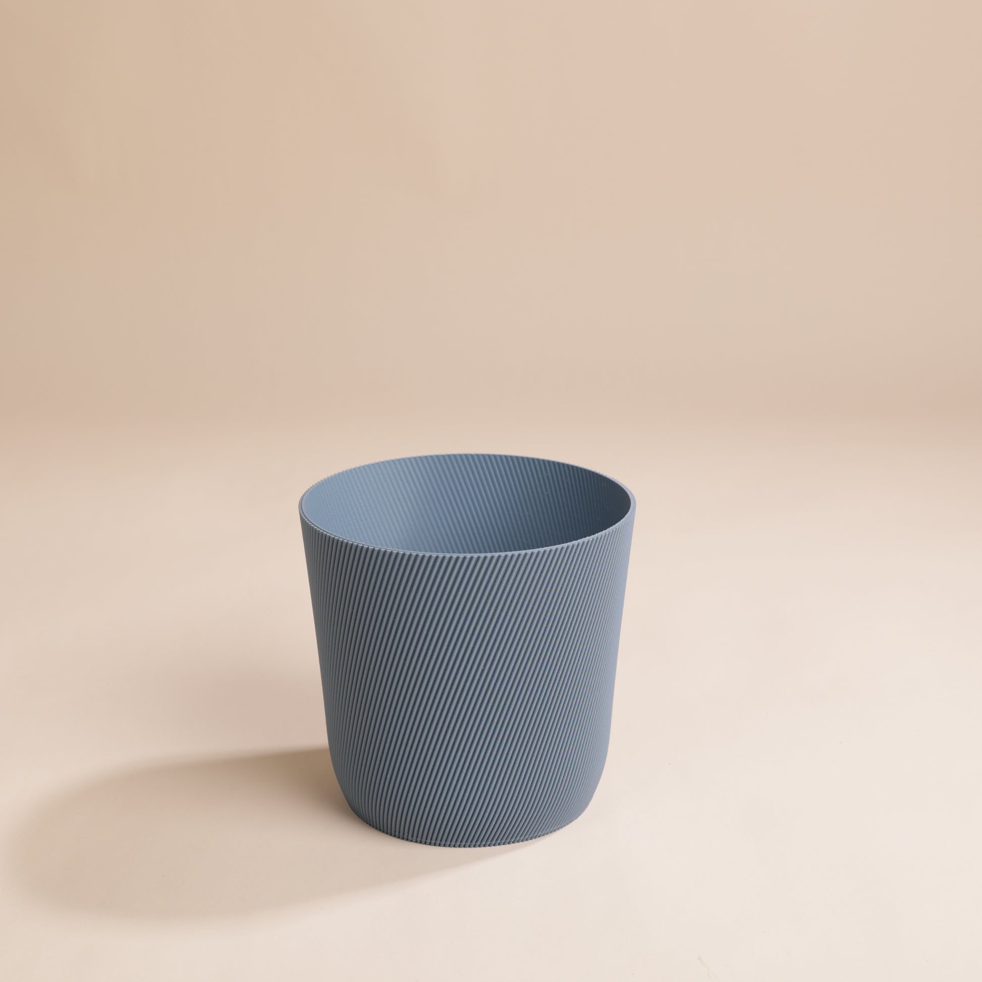 Cache-pot Svala en bioplastique recyclé – design texturé moderne et écoresponsable