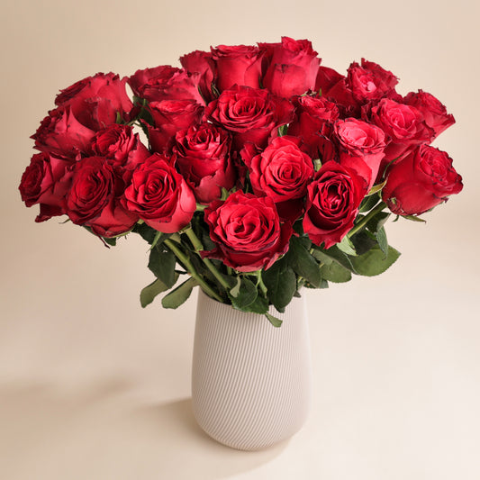 Bouquet de 30 roses rouges avec vase – Saint-Valentin