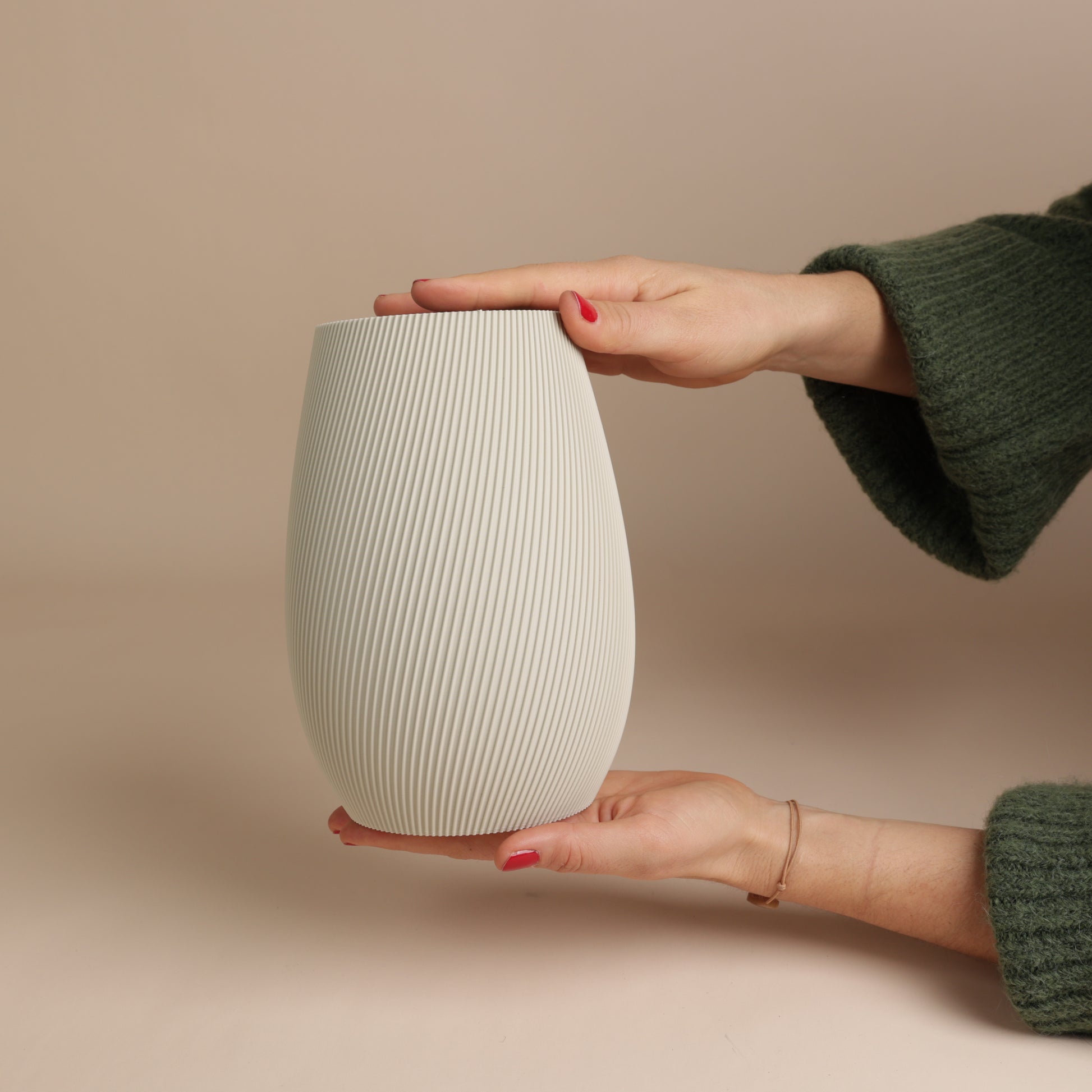 Vase écoresponsable Ø14,1 x H20 cm en bioplastique – design élégant et durable
